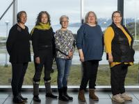 Fem kvinder, der alle har fået opsat spiral  på danske myndigheders bud i 1960'erne og 1970'erne.