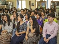 Jurastuderende i Myanmar studerer menneskerettigheder. Foto: Kaung Htet 